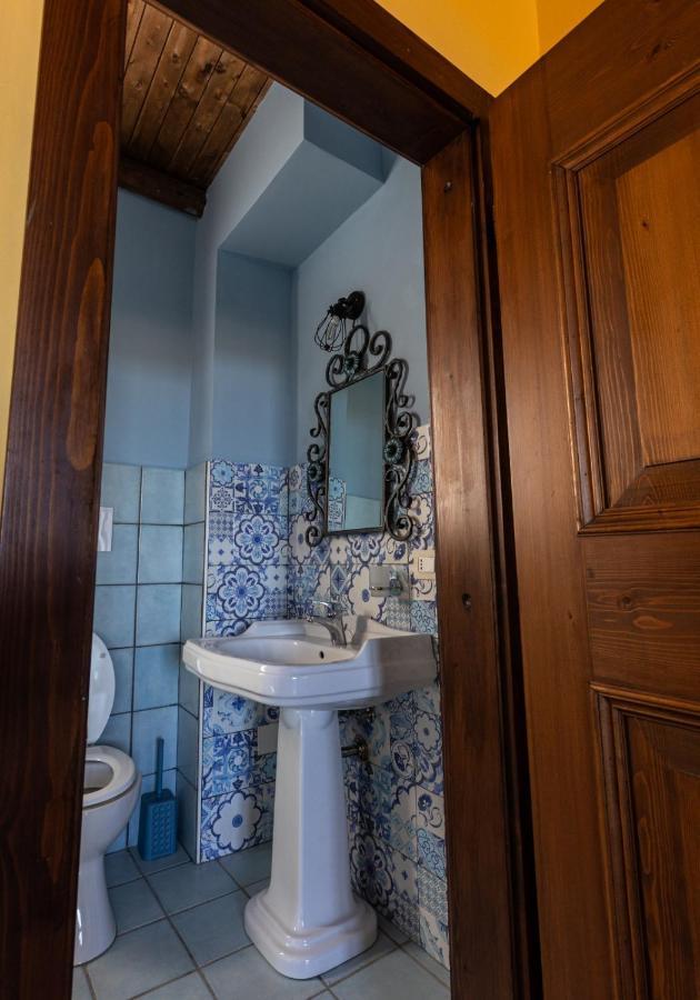 Mosciano SantʼAngelo Castello Di Petecciano B&B מראה חיצוני תמונה