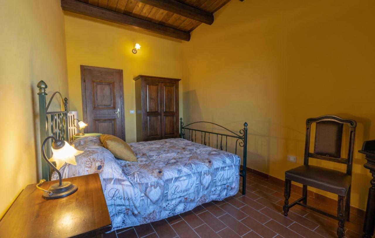 Mosciano SantʼAngelo Castello Di Petecciano B&B מראה חיצוני תמונה