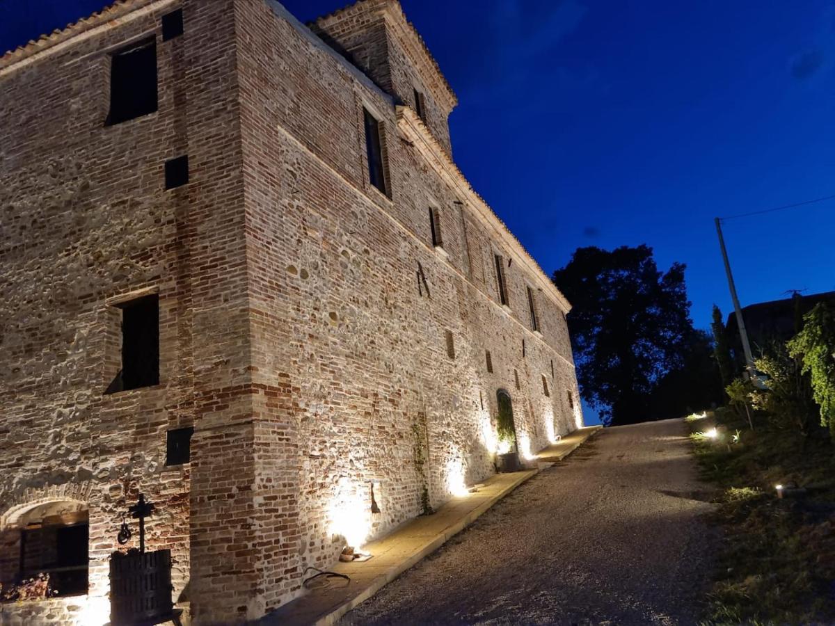 Mosciano SantʼAngelo Castello Di Petecciano B&B מראה חיצוני תמונה