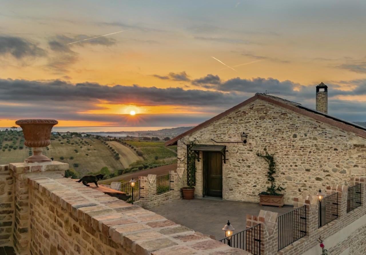 Mosciano SantʼAngelo Castello Di Petecciano B&B מראה חיצוני תמונה