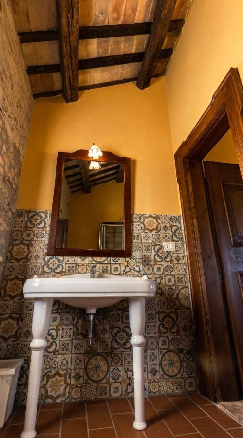 Mosciano SantʼAngelo Castello Di Petecciano B&B מראה חיצוני תמונה
