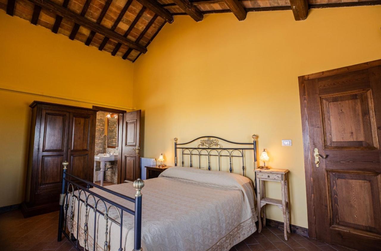 Mosciano SantʼAngelo Castello Di Petecciano B&B מראה חיצוני תמונה