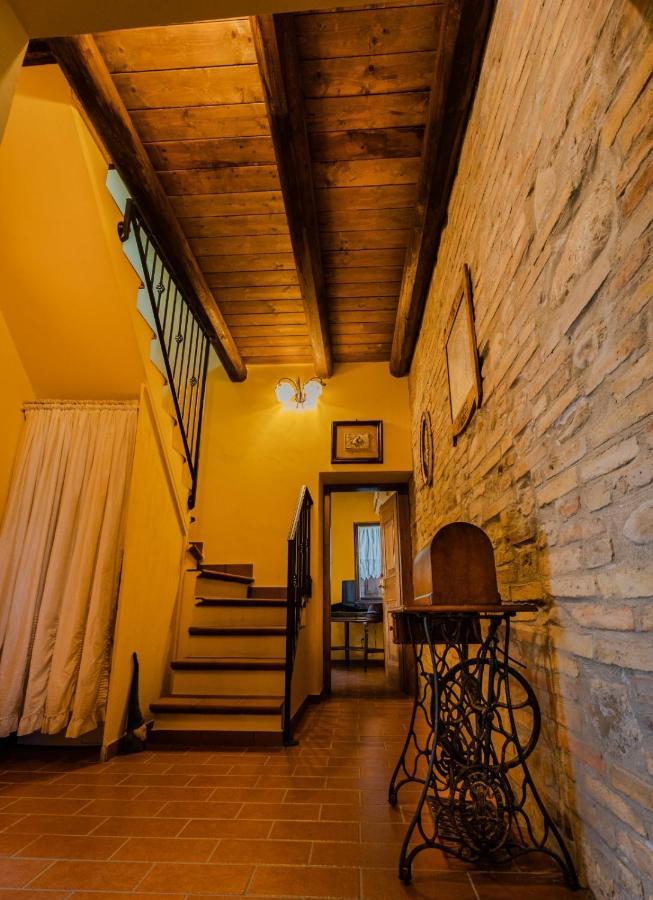 Mosciano SantʼAngelo Castello Di Petecciano B&B מראה חיצוני תמונה