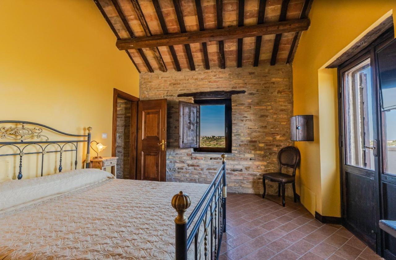 Mosciano SantʼAngelo Castello Di Petecciano B&B מראה חיצוני תמונה