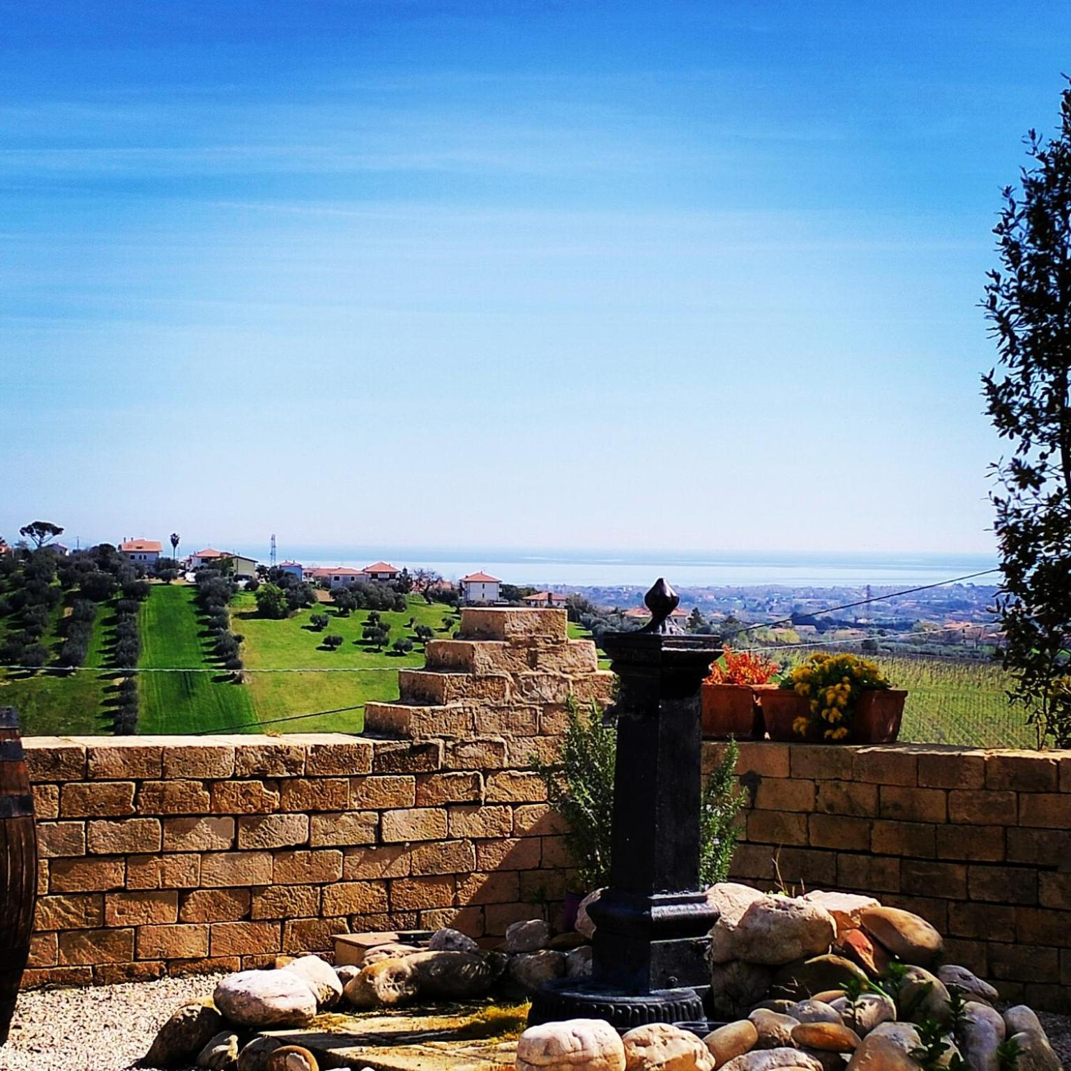 Mosciano SantʼAngelo Castello Di Petecciano B&B מראה חיצוני תמונה