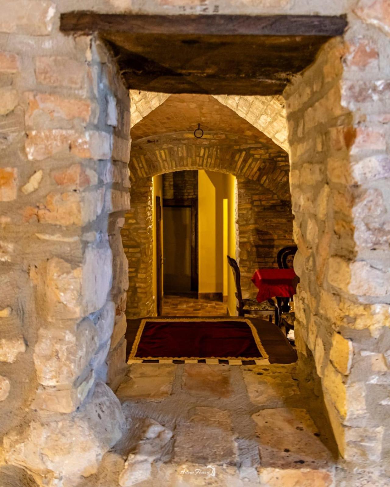 Mosciano SantʼAngelo Castello Di Petecciano B&B מראה חיצוני תמונה